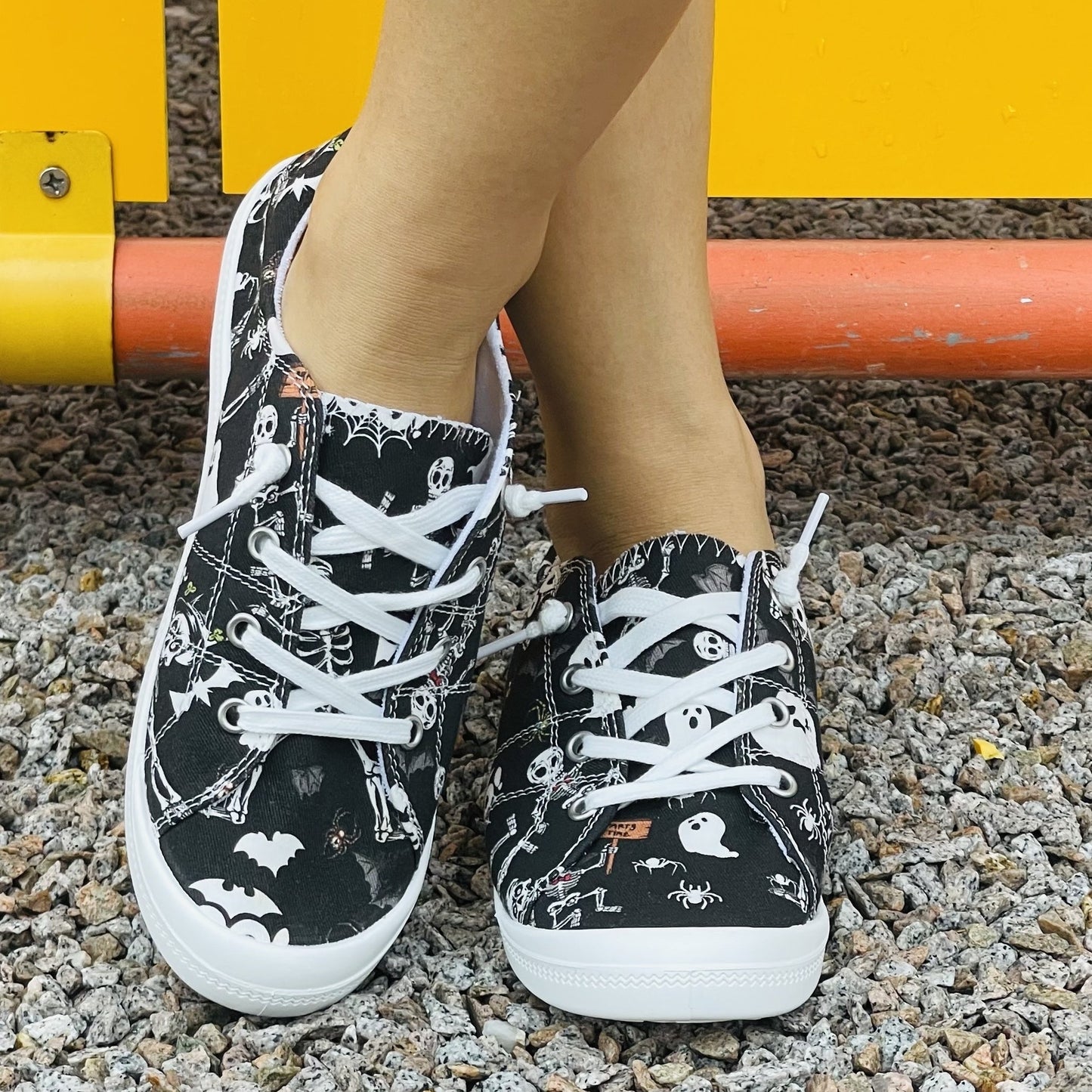 Lightweight Skeleton & Ghost Printed Women's Canvas Shoes - Perfect for Halloween and Everyday Comfort