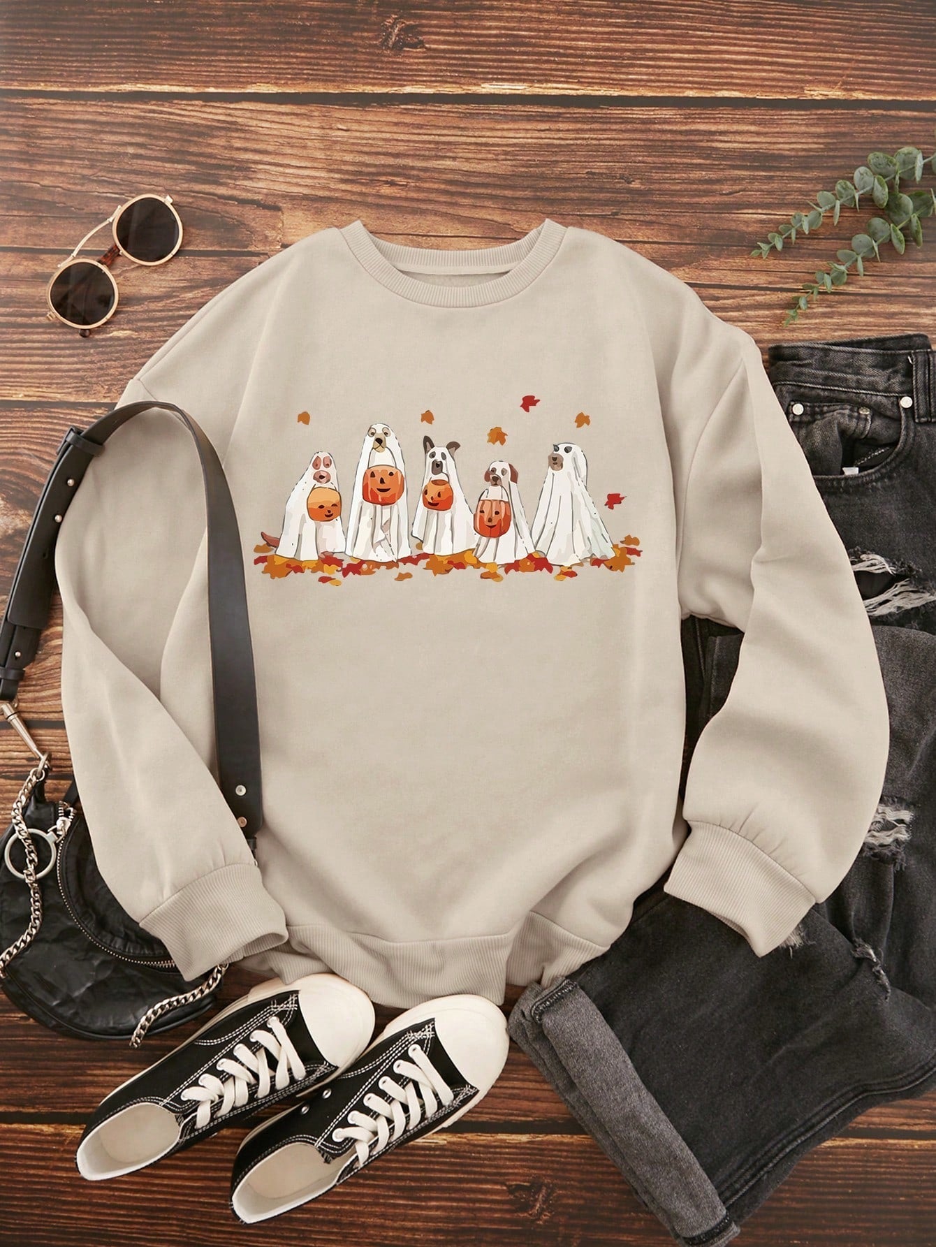 Cozy up in Spooky Style with our Plus Halloween Print Thermal-Lined Sweatshirt