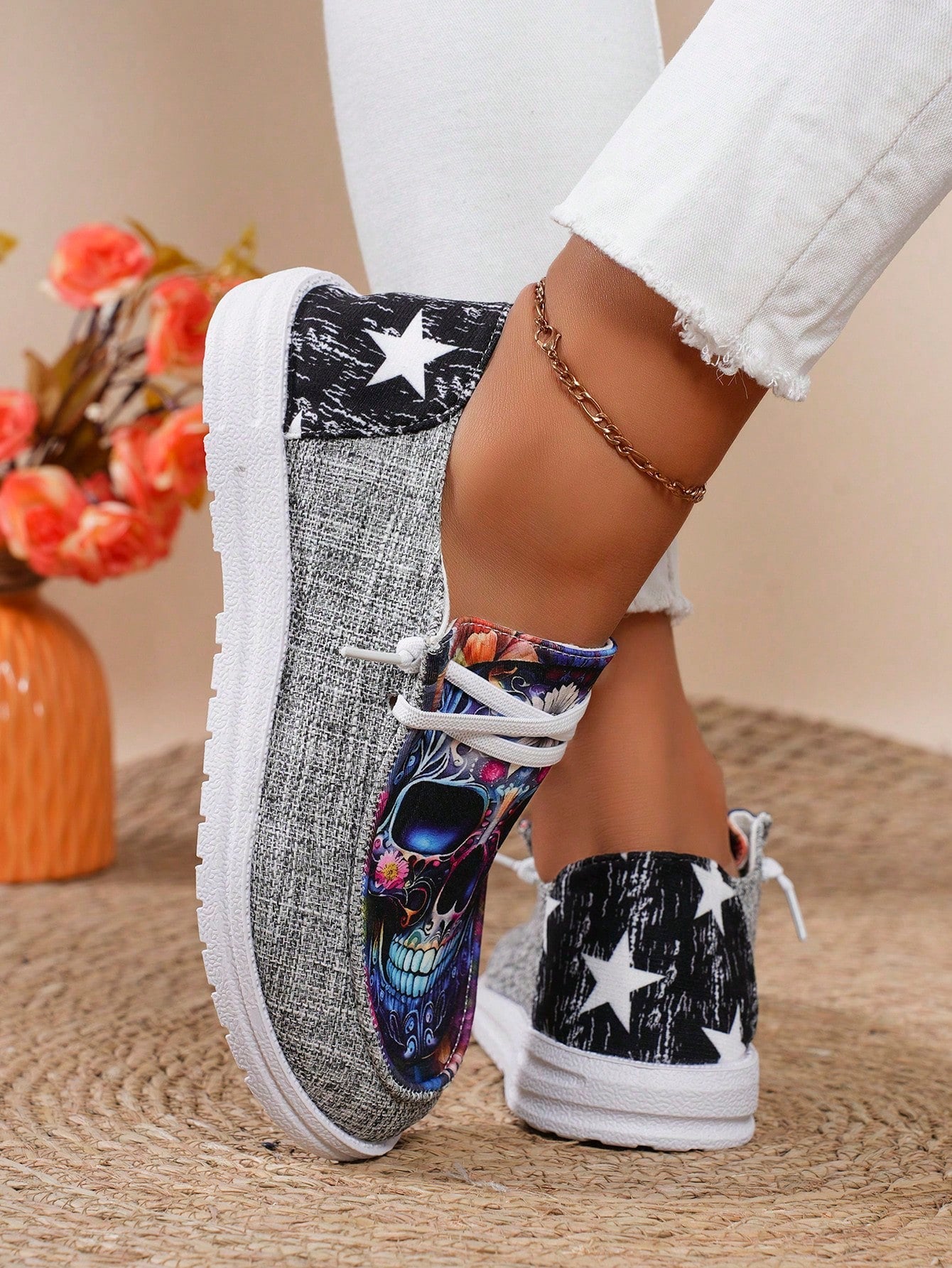 Stylishly Spooky: Women's Lightweight Halloween Skull Casual Sports Shoes