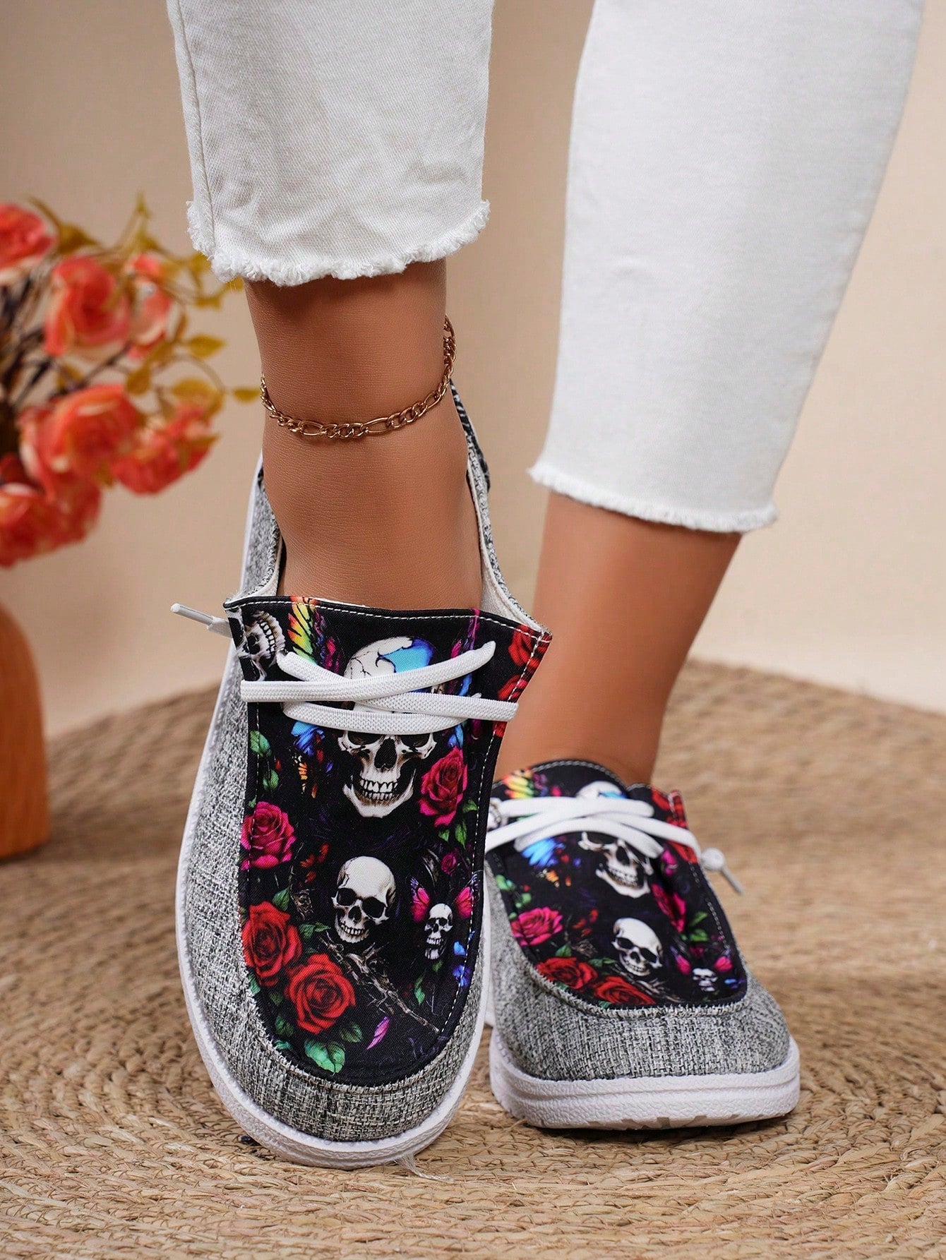 Stylishly Spooky: Women's Lightweight Halloween Skull Casual Sports Shoes