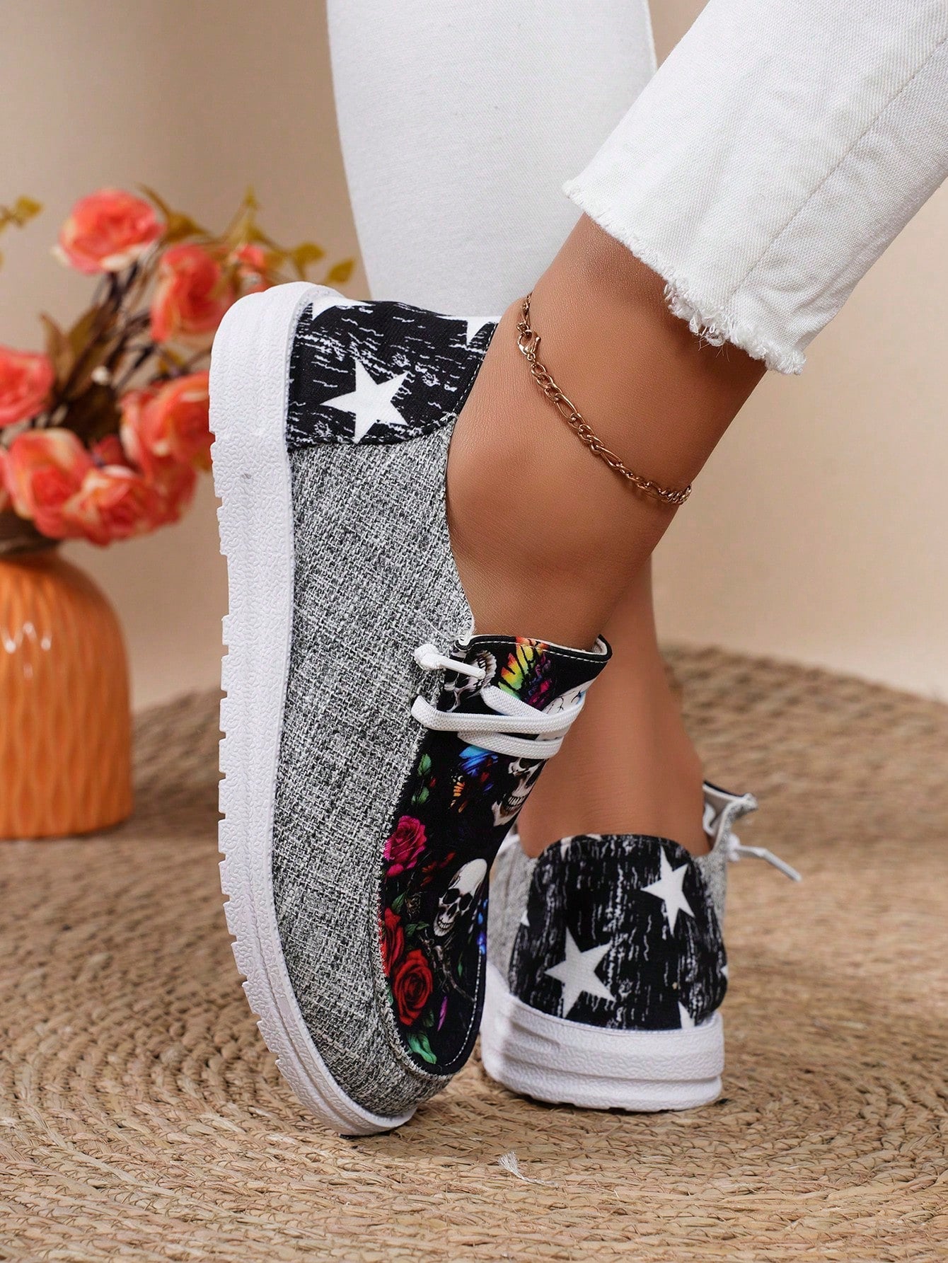 Stylishly Spooky: Women's Lightweight Halloween Skull Casual Sports Shoes