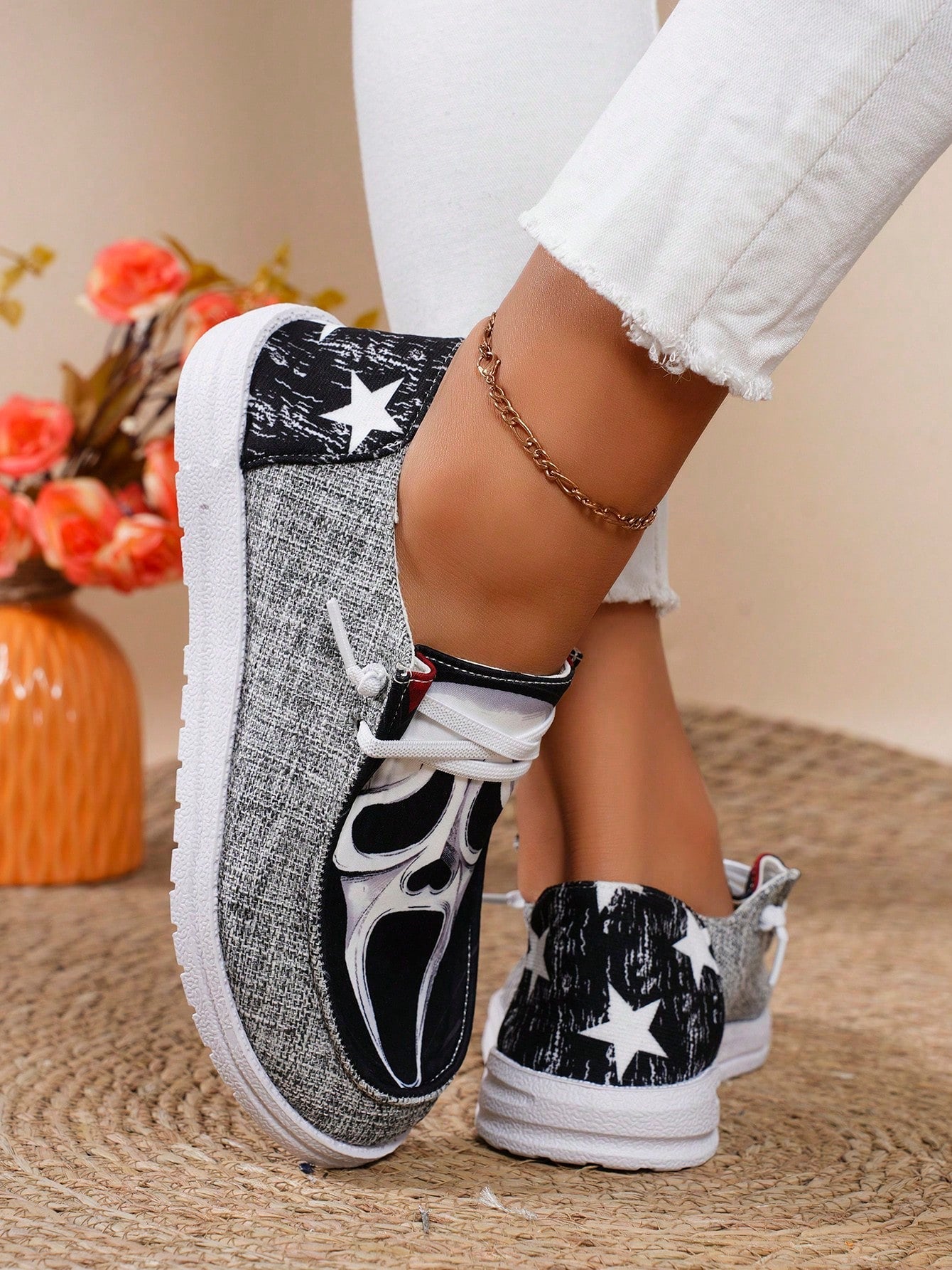 Stylishly Spooky: Women's Lightweight Halloween Skull Casual Sports Shoes