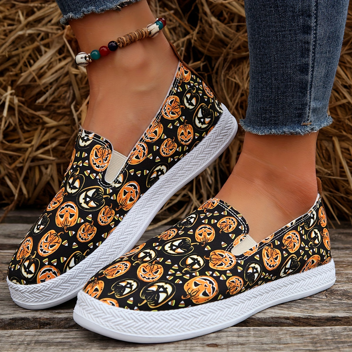 Halloween Flair: Women's Ghost Face Pumpkin Print Flats for Stylish & Comfy Casual Halloween Outfits