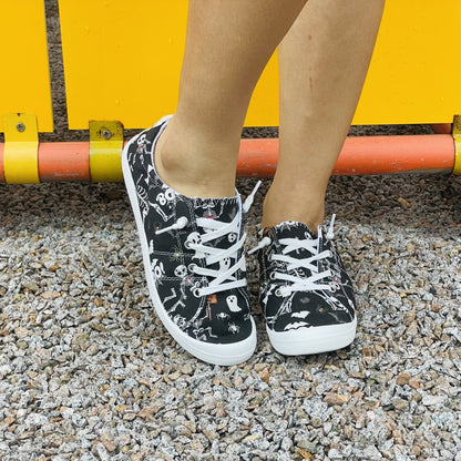 Lightweight Skeleton & Ghost Printed Women's Canvas Shoes - Perfect for Halloween and Everyday Comfort