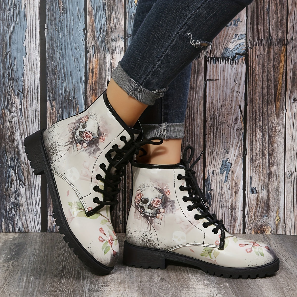 Horror Chic: Women's Skull Print Short Boots - Halloween-inspired Fashion with Lace-up Comfort