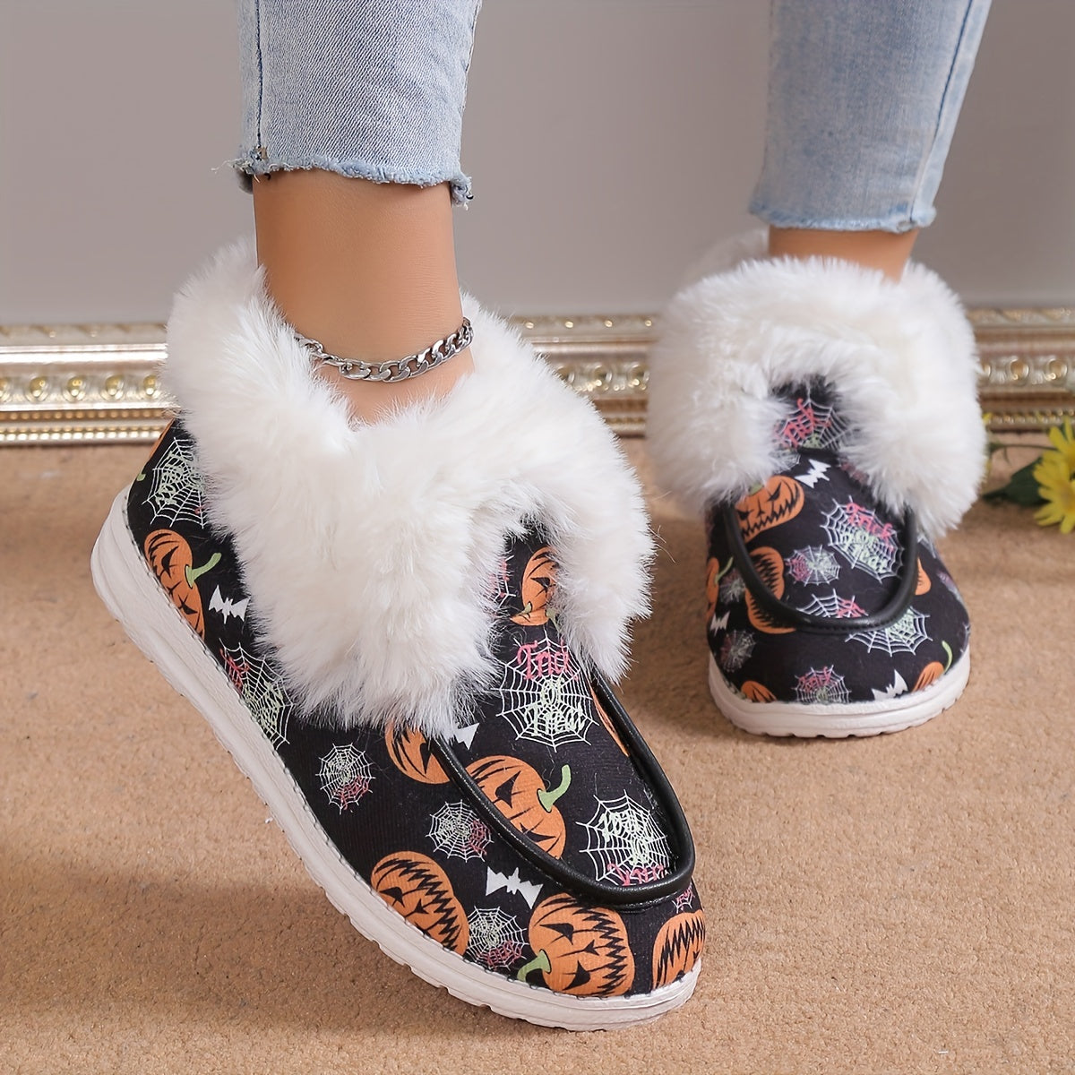 Cozy and Chic: Women's Pumpkin Pattern Fluffy Shoes - Stay Warm and Stylish this Halloween Season!