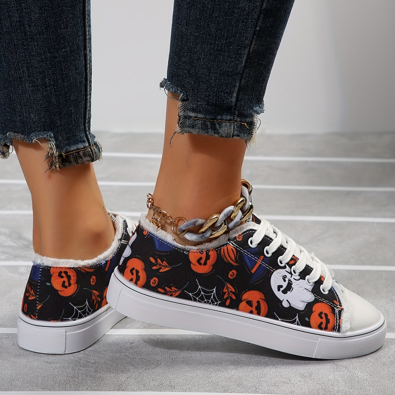 Halloween Ghost and Pumpkin Pattern Women's Canvas Shoes - Lightweight, Comfortable, and Stylish