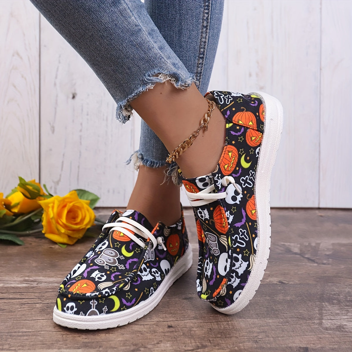 Spooktacular Delight: Happy Halloween Multicolor Pumpkin, Skeleton, and Ghost Print Skate Shoes – Lightweight Low-Top Board Shoes