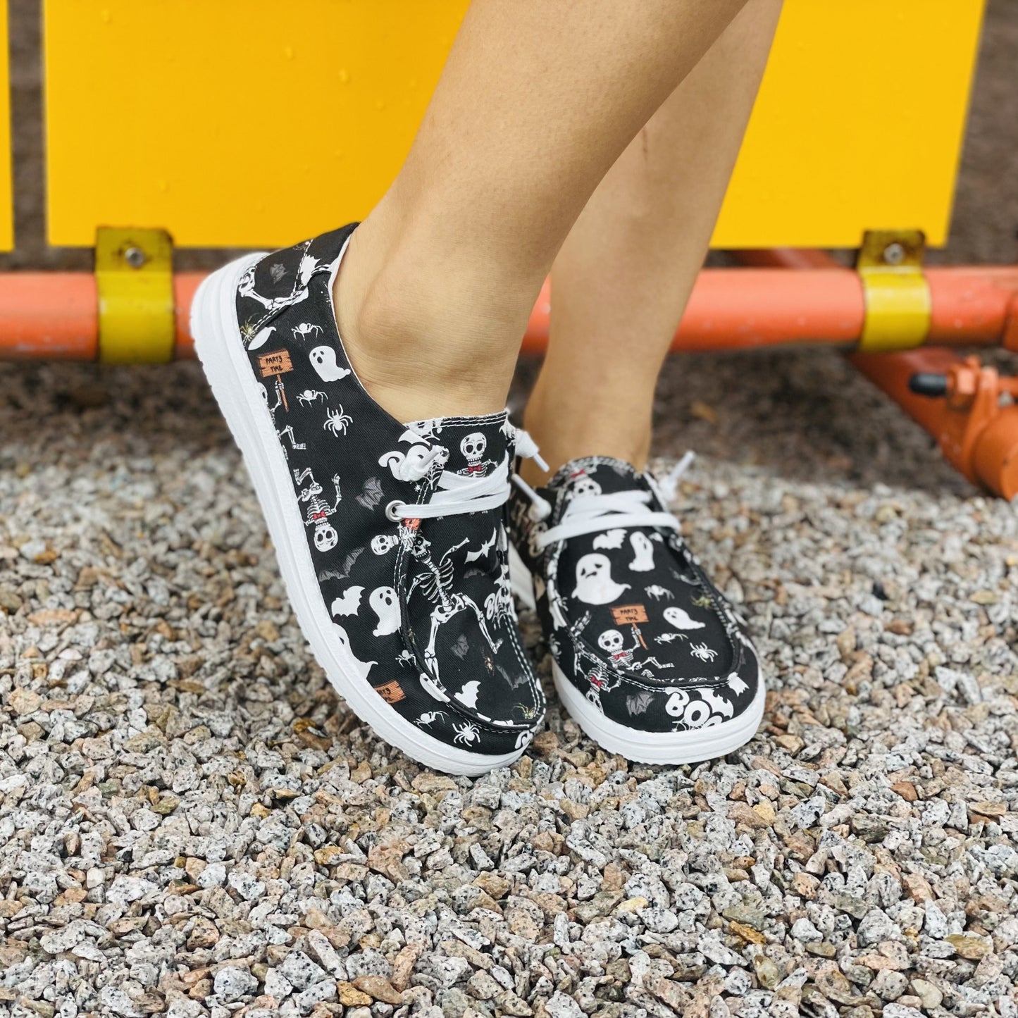 Fun and Fashionable Women's Halloween Print Canvas Shoes: Funny Cartoon Skull & Spider Pattern Lace-Up Loafers - Slip into Spooky Style!