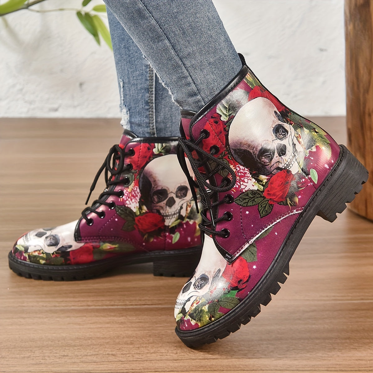 Stylish Halloween Ankle Boots: Women's Skull Rose Chunky Heel Boots with Fashion Lace-up – The Perfect Blend of Fashion and Spookiness!