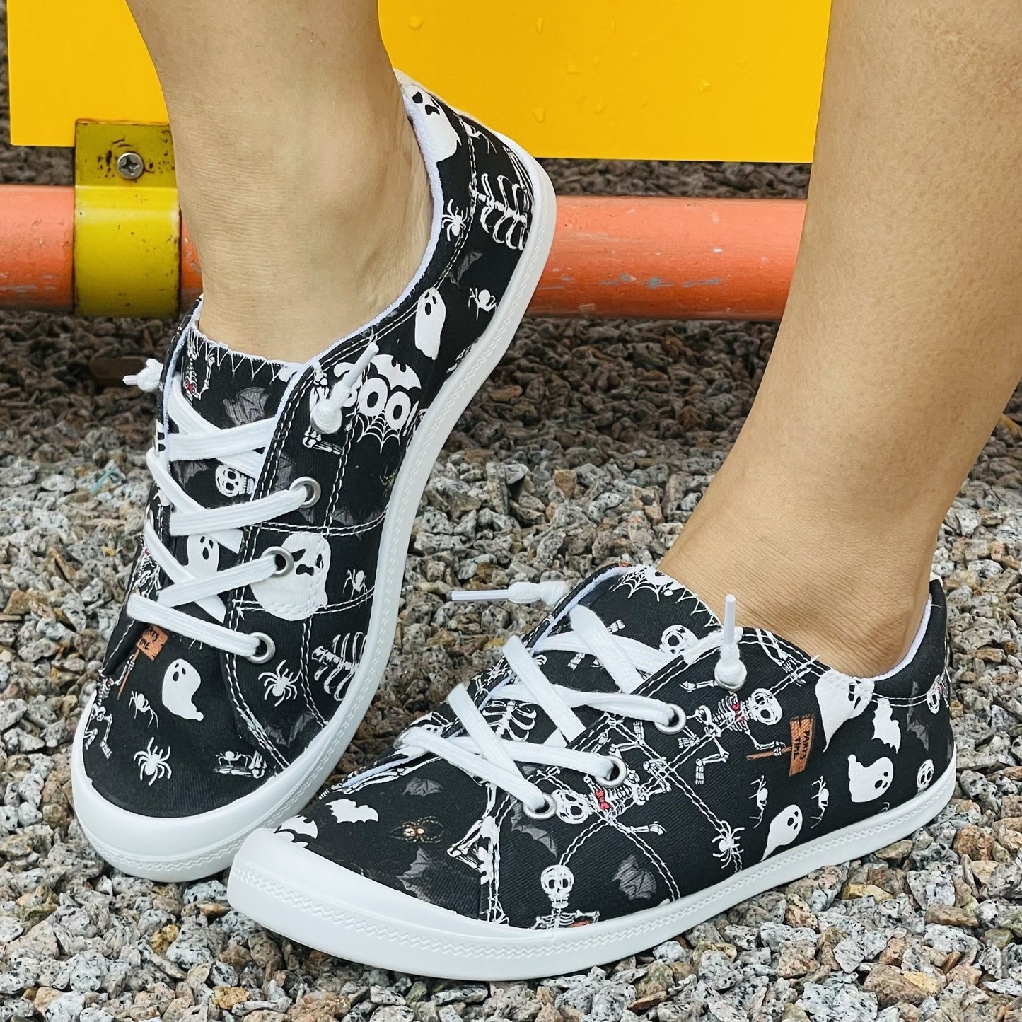 Lightweight Skeleton & Ghost Printed Women's Canvas Shoes - Perfect for Halloween and Everyday Comfort