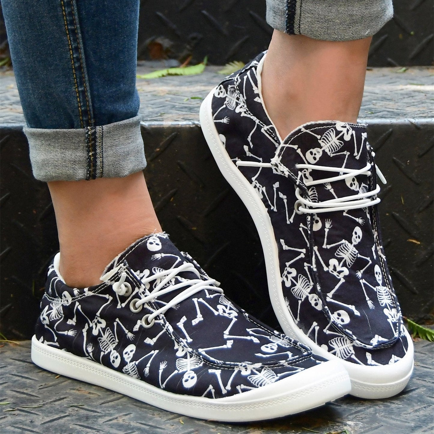 Lightweight Women's Skeleton Print Canvas Shoes - Lace-Up Halloween Loafers for Casual Low Top Sneakers