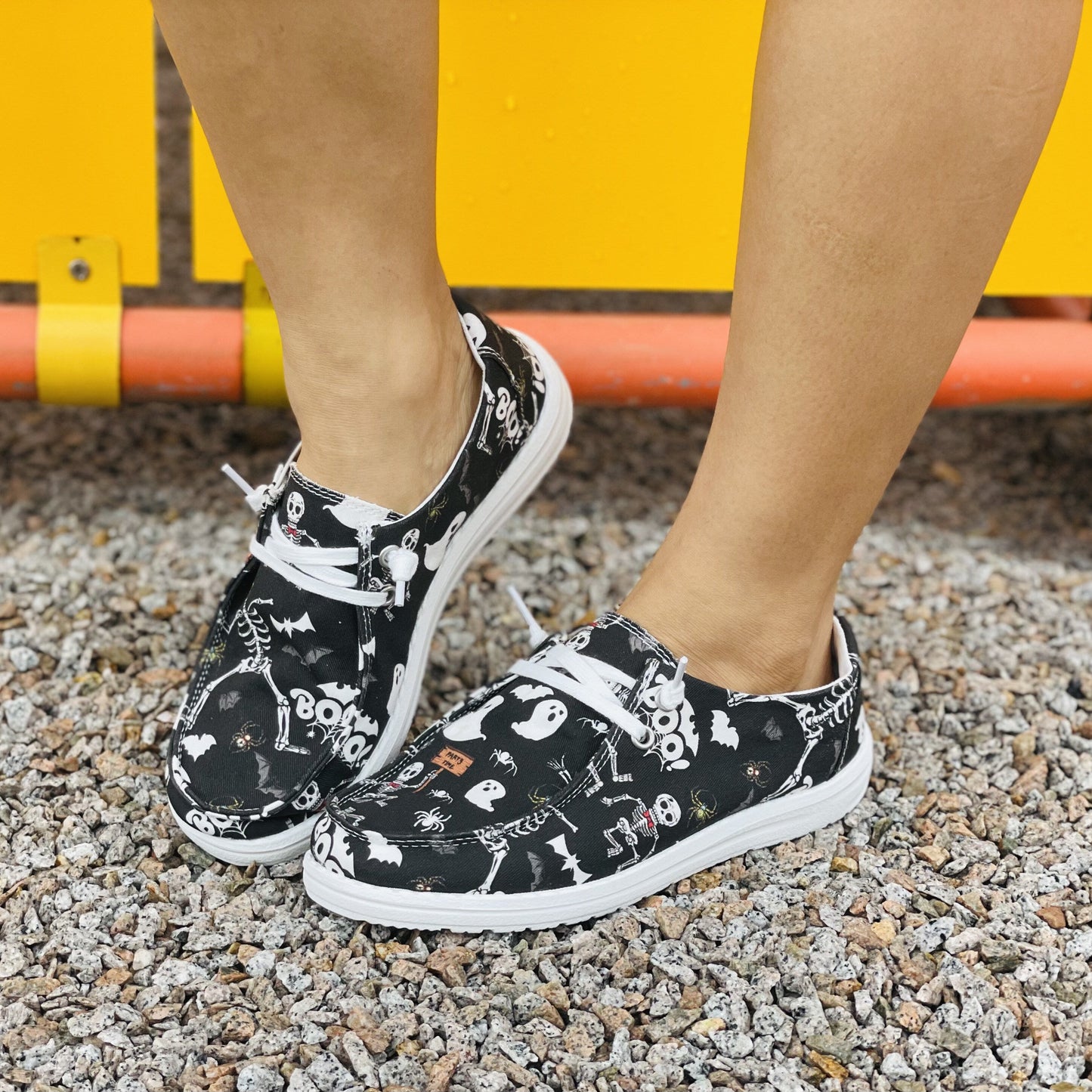 Fun and Fashionable Women's Halloween Print Canvas Shoes: Funny Cartoon Skull & Spider Pattern Lace-Up Loafers - Slip into Spooky Style!