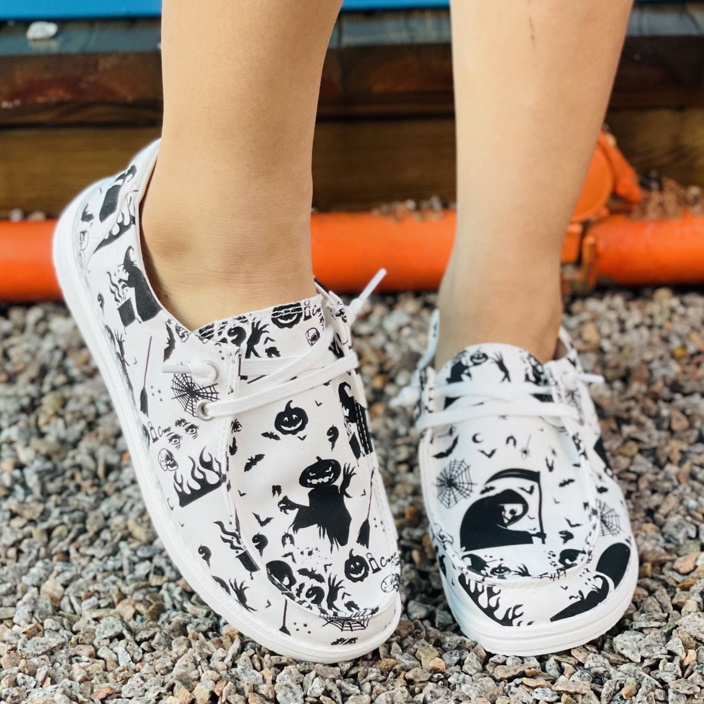 Spooktacular Women's Halloween Print Canvas Shoes: Lightweight, Low-Top, White Lace-Up Outdoor Shoes