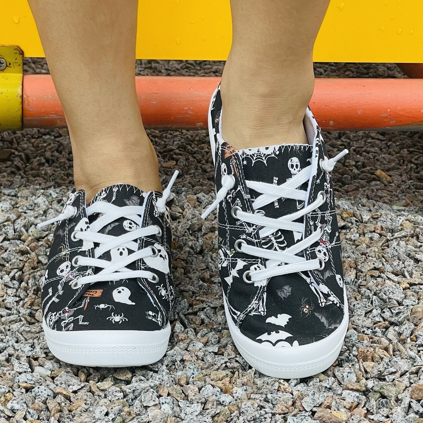 Lightweight Skeleton & Ghost Printed Women's Canvas Shoes - Perfect for Halloween and Everyday Comfort