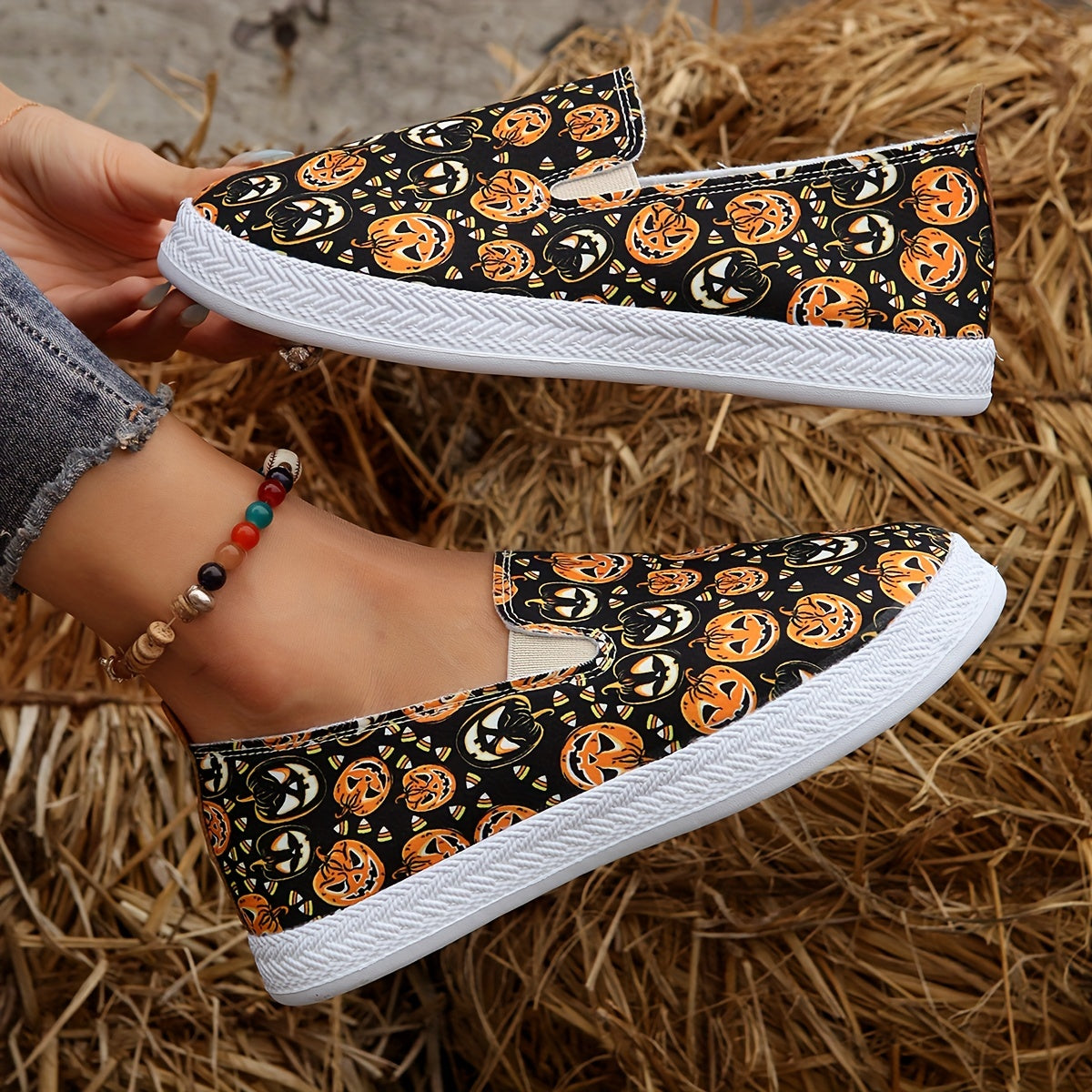 Halloween Flair: Women's Ghost Face Pumpkin Print Flats for Stylish & Comfy Casual Halloween Outfits