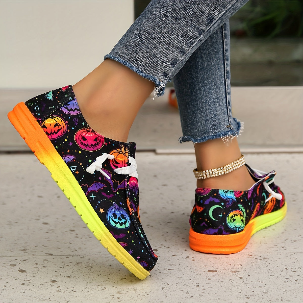 Colorful Pumpkin & Bat Pattern Women's Canvas Shoes, Casual Lace Up Outdoor Shoes, Lightweight Low Top Halloween Shoes