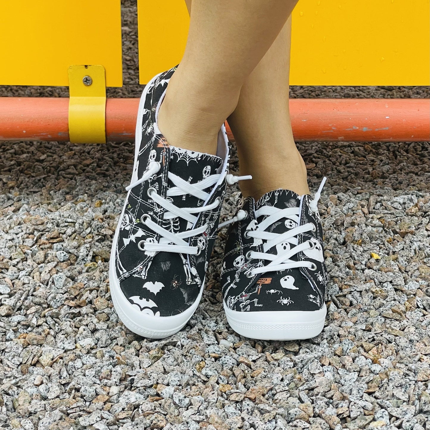 Lightweight Skeleton & Ghost Printed Women's Canvas Shoes - Perfect for Halloween and Everyday Comfort